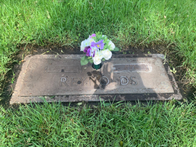 Flower delivery for Alma Reynolds