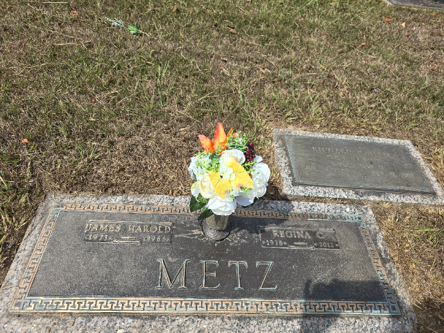 Flower delivery for James Harold Metz