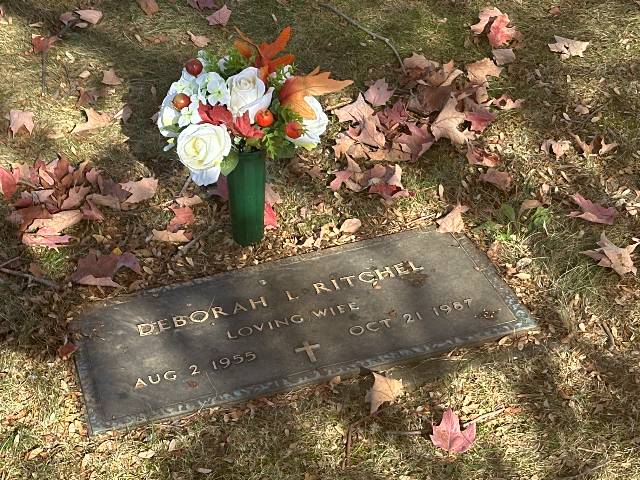 Flower delivery for Deborah L Ritchel