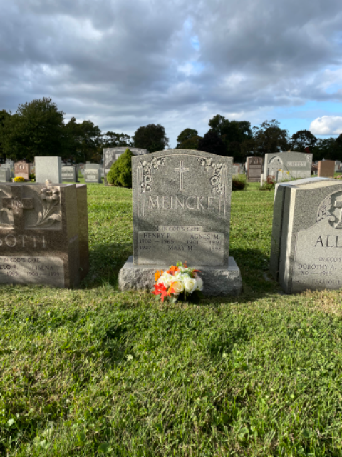 Flower delivery for Mary Meincke