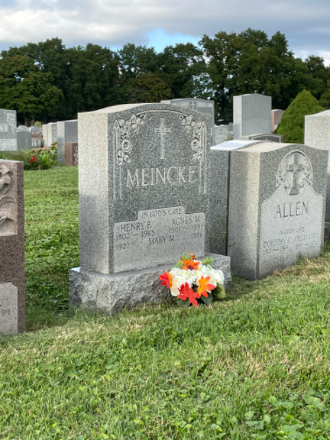 Flower delivery for Mary Meincke