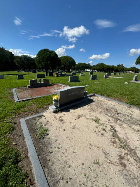 Flower delivery for Josefita Junquera