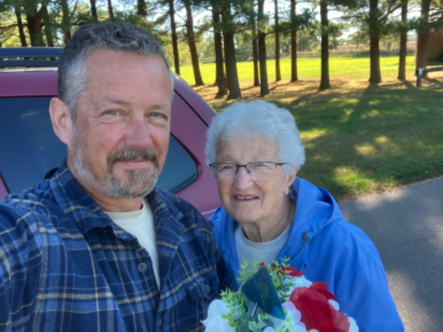 Flower delivery for Kristina Elaine Sarow