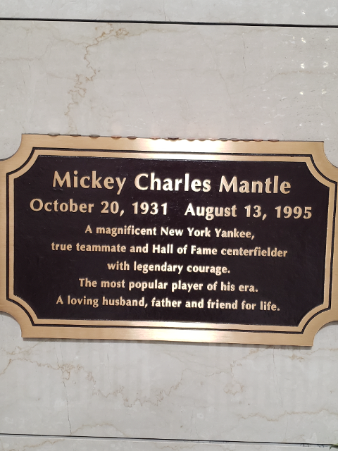 Flower delivery for Mickey Mantle