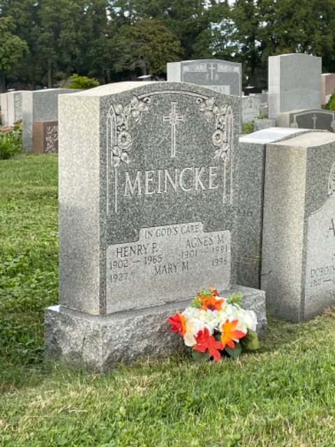 Flower delivery for Mary Meincke