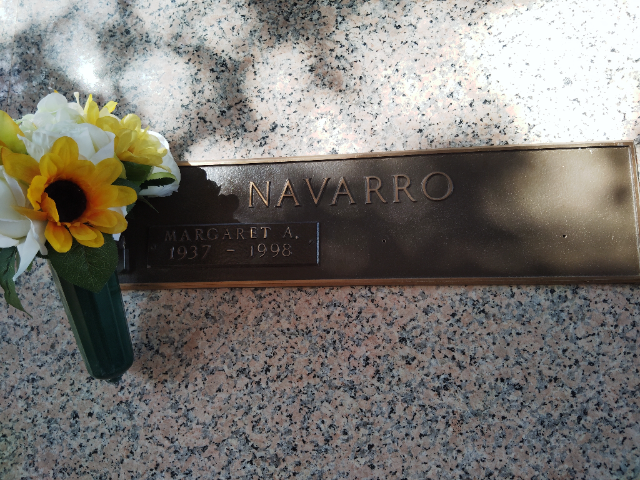 Flower delivery for Margaret Anne Navarro