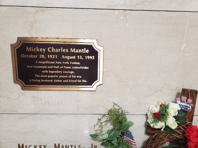 Flower delivery for Mickey Mantle