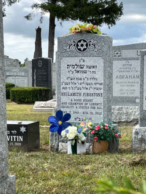 Flower delivery for Shulamith Firestone