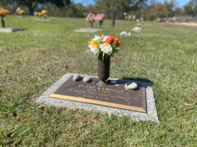 Flower delivery for Diane Geraldine Lebesgue
