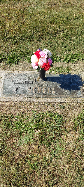 Flower delivery for Henry Elmer Scheel