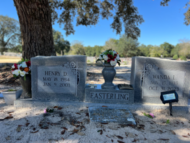 Flower delivery for Wanda Easterling