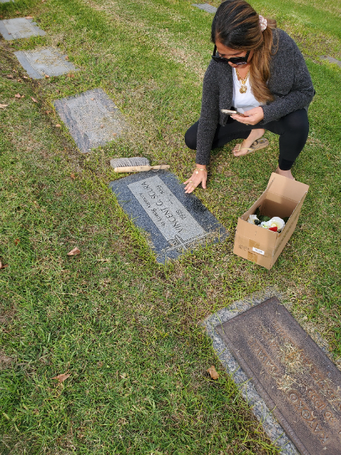 Flower delivery for Harvey Finis MacFarlane