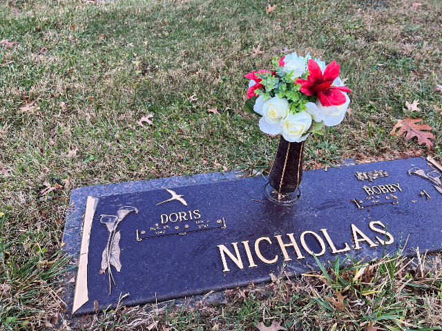 Flower delivery for Doris Marilyn Nicholas