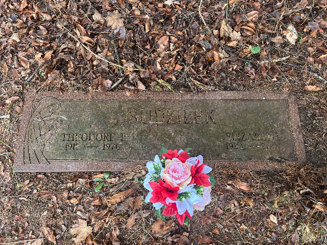 Flower delivery for Elizabeth A. Budzilek