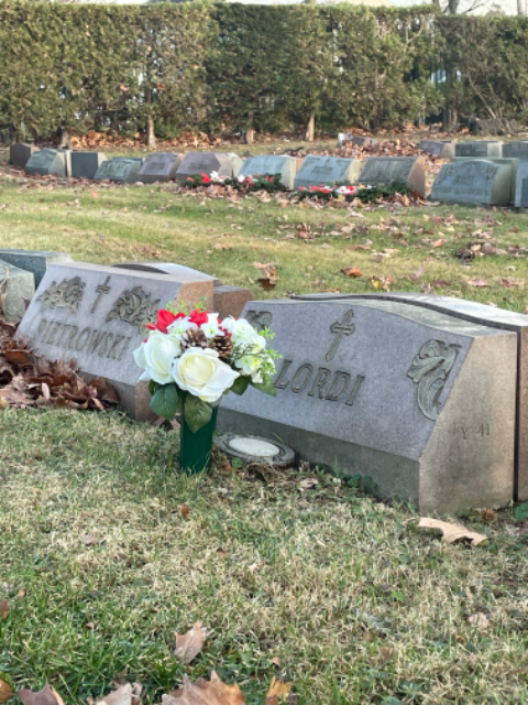 Flower delivery for Frank Lordi