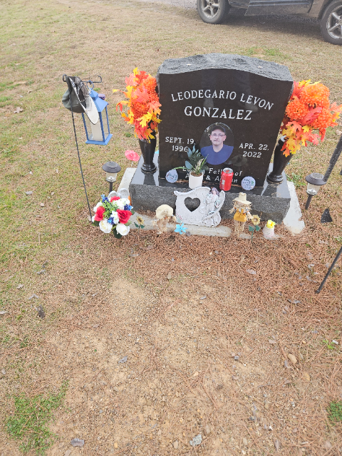 Flower delivery for Leodegario Levon Gonzalez