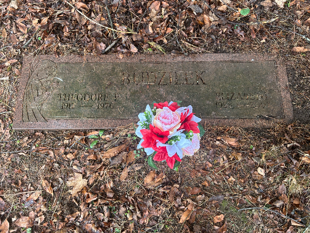 Flower delivery for Elizabeth A. Budzilek