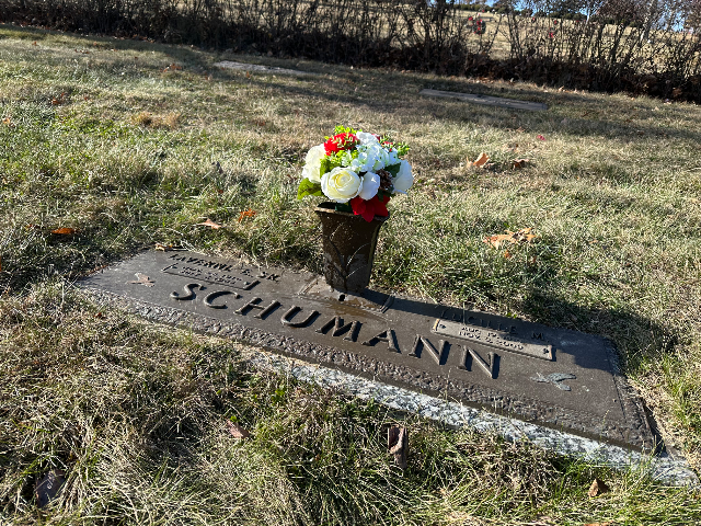 Flower delivery for Lucille Balluff Schumann