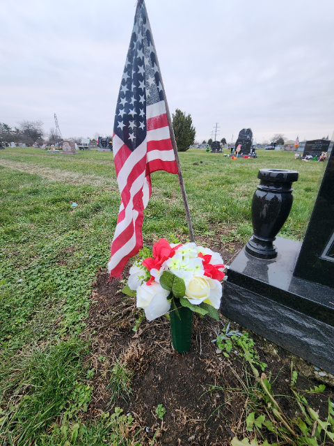 Flower delivery for ROBERT L SUTPHIN