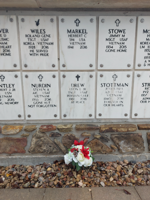 Flower delivery for Herbert Charles Markel