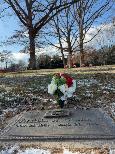 Flower delivery for Thelma Ruth/Heitsenrether Clarke