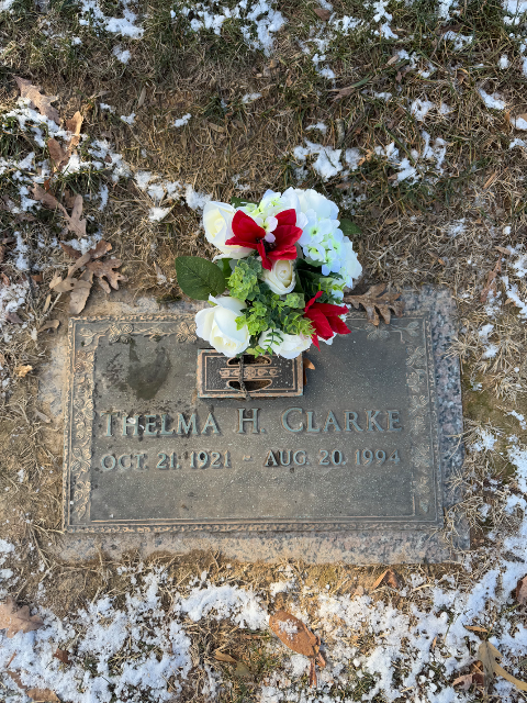 Flower delivery for Thelma Ruth/Heitsenrether Clarke