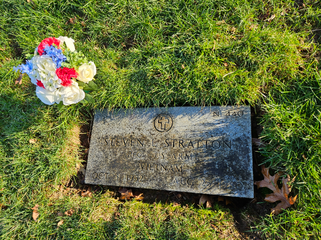 Flower delivery for Steven Lee Stratton