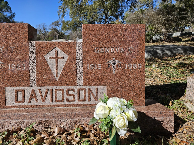 Flower delivery for Geneva Luniel Davidson