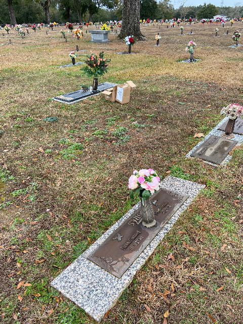 Flower delivery for Shelly L Bernard