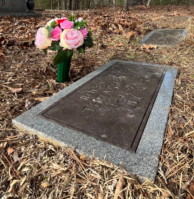 Flower delivery for Roger Lynn Lynn Thrasher