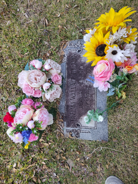 Flower delivery for Thelma Wallace Tillman