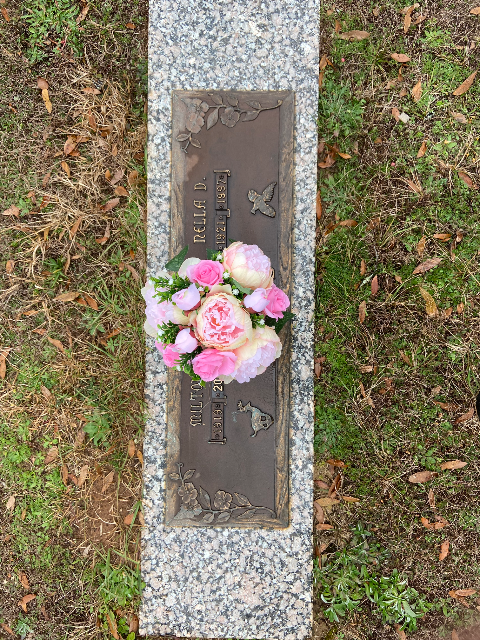 Flower delivery for Shelly L Bernard