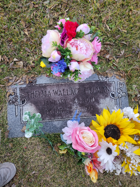 Flower delivery for Thelma Wallace Tillman