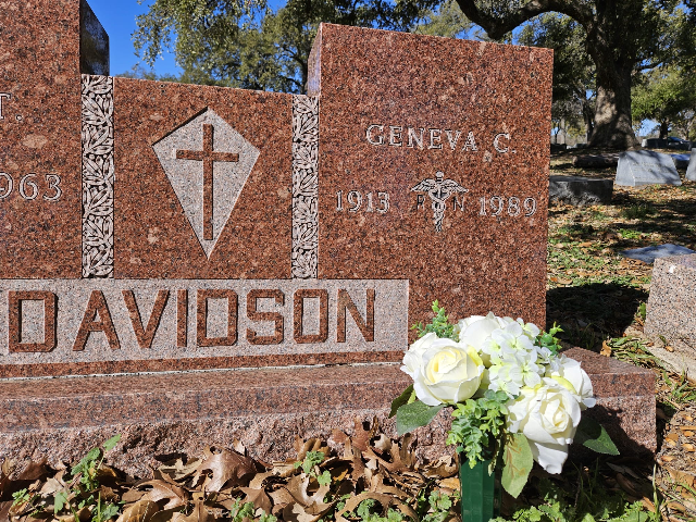 Flower delivery for Geneva Luniel Davidson