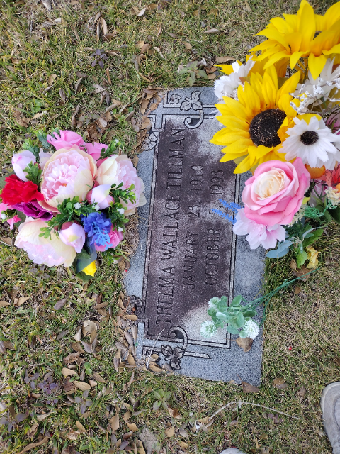 Flower delivery for Thelma Wallace Tillman
