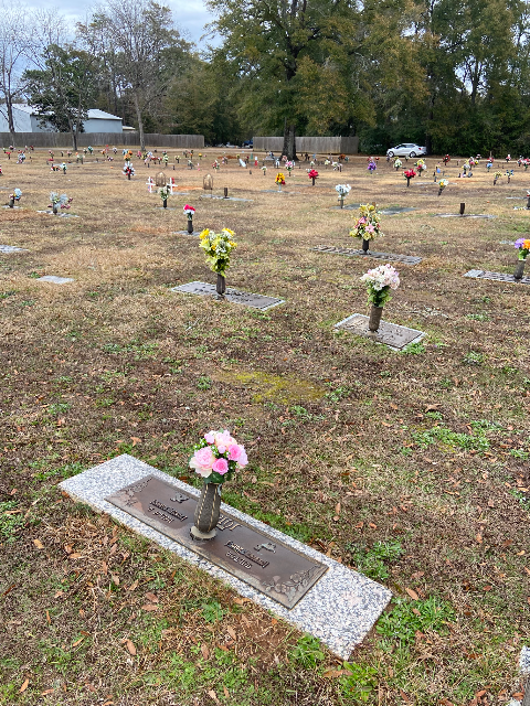 Flower delivery for Shelly L Bernard
