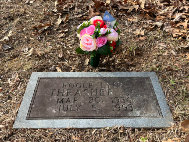 Flower delivery for Roger Lynn Lynn Thrasher