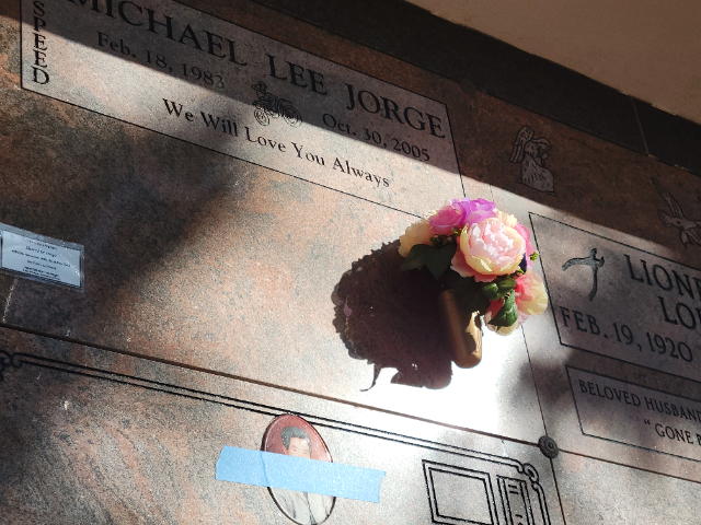 Flower delivery for Michael Lee George