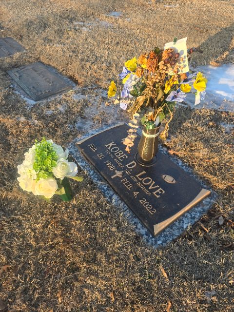 Flower delivery for Kobe Darien Love