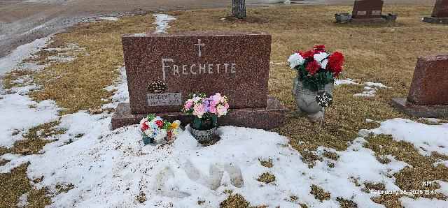 Flower delivery for Robert G Frechette