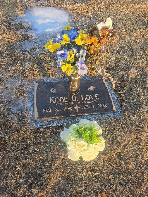 Flower delivery for Kobe Darien Love