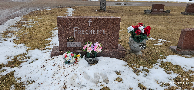 Flower delivery for Robert G Frechette