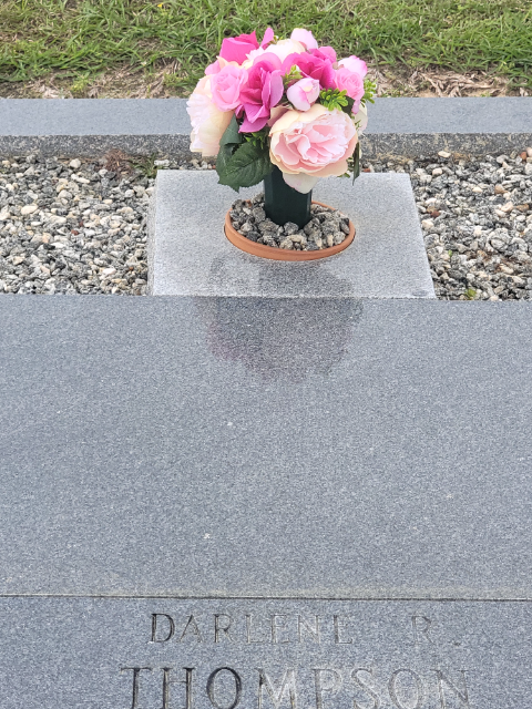 Flower delivery for Darlene Thompson