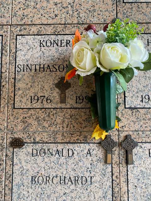 Flower delivery for Konerak Sinthasomphone