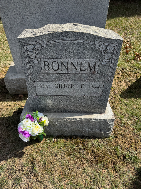 Flower delivery for Gilbert F Bonnem
