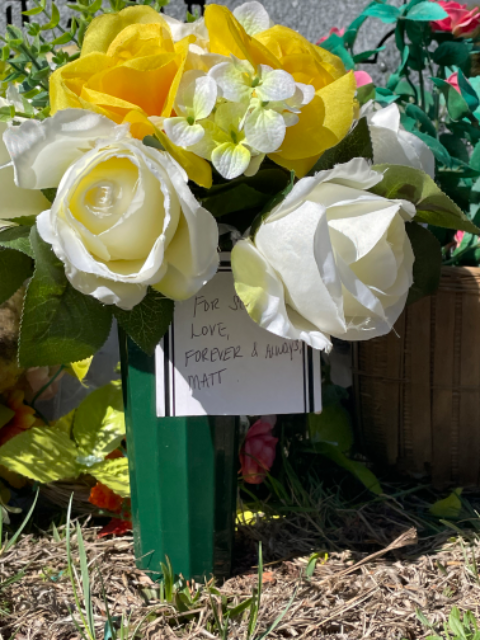 Flower delivery for Shulamith Firestone