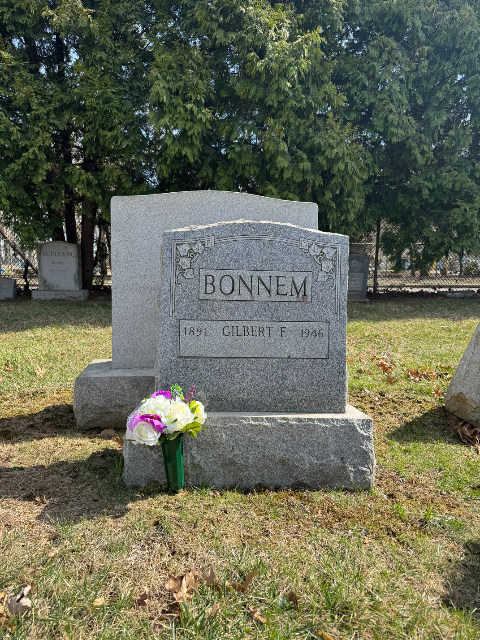 Flower delivery for Gilbert F Bonnem