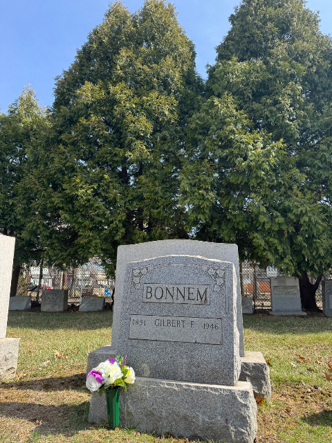 Flower delivery for Gilbert F Bonnem