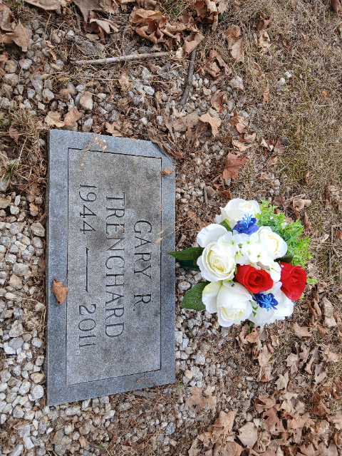 Flower delivery for Gary R Trenchard