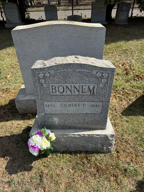 Flower delivery for Gilbert F Bonnem